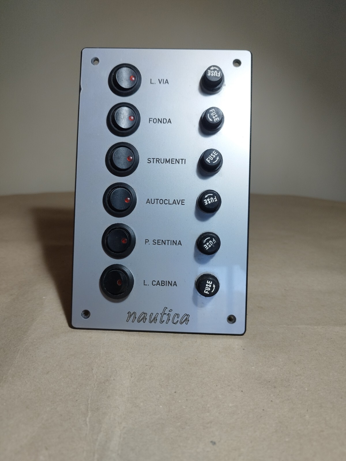 PANNELLO ELETTRICO 6 INTERRUTTORI CON PORTAFUSIBILI ACCESSORI BARCA NAUTICA