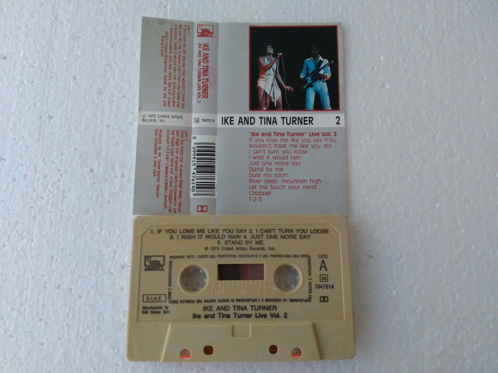 IKE AND TINA TURNER "LIVE VOL. 2 " MC K7 NUOVA NON SIGILLATA