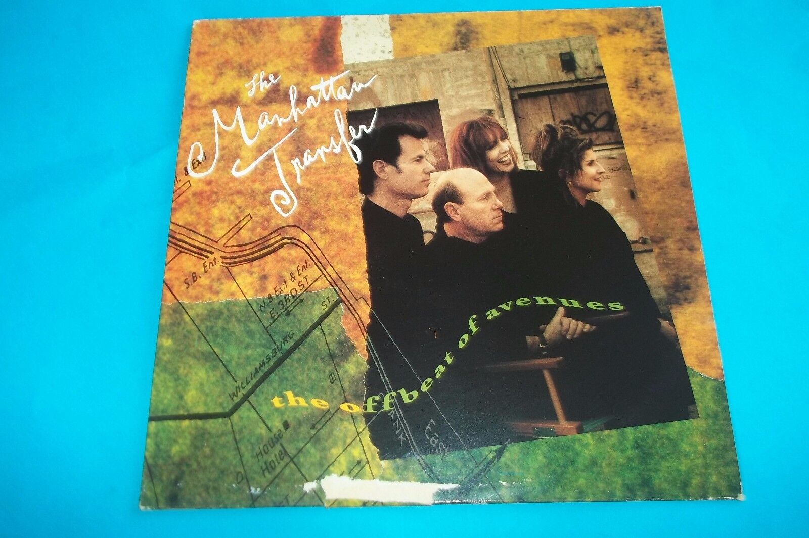 THE MANHATTAN TRANSFER " THE OFFBEAT OF AVENUES " LP NUOVO