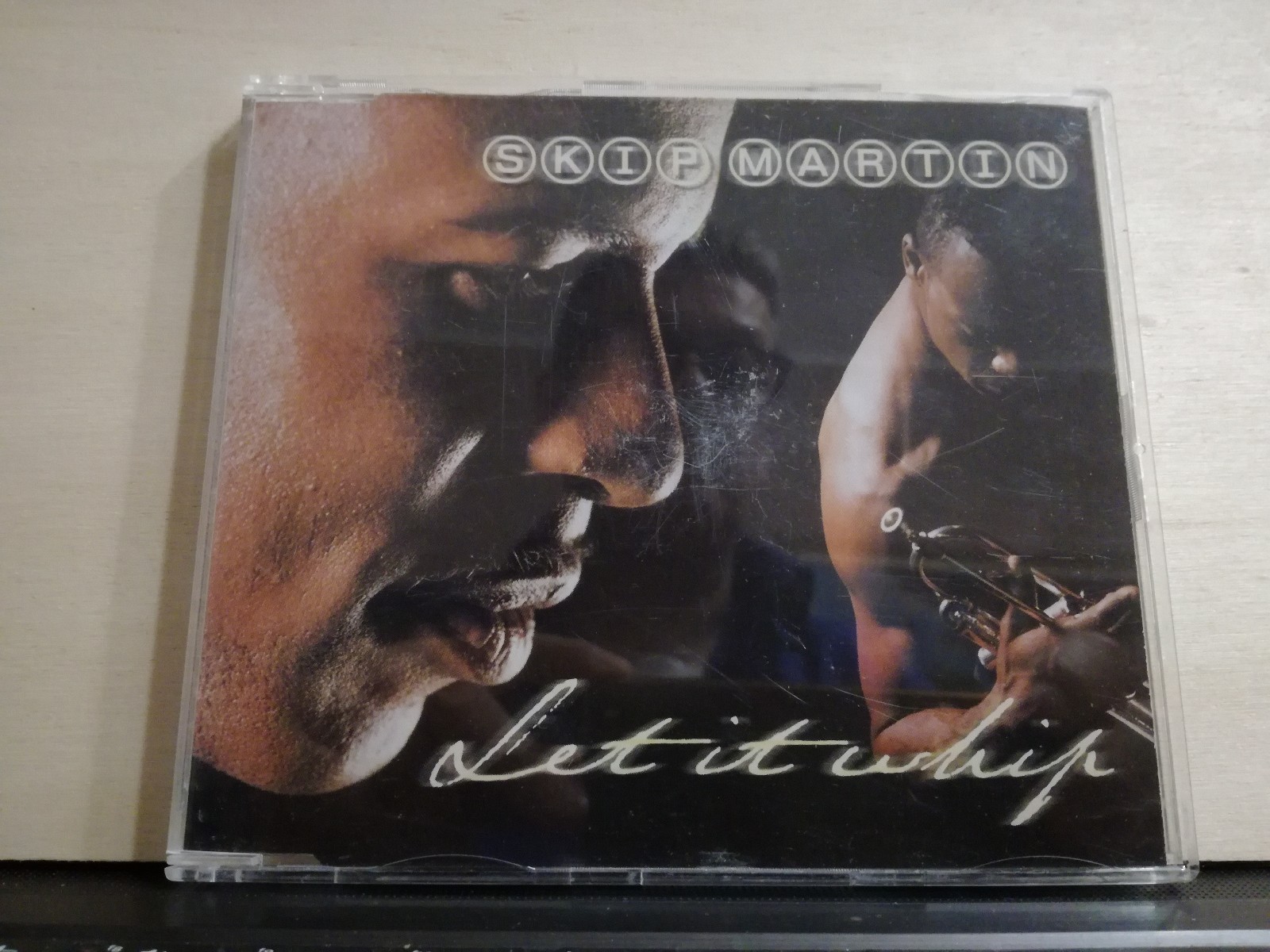 SKIP MARTIN  LET IT WHIP - 3 VERSIONI + THE ONLY- CD sinolo slim case NUOVO 1999