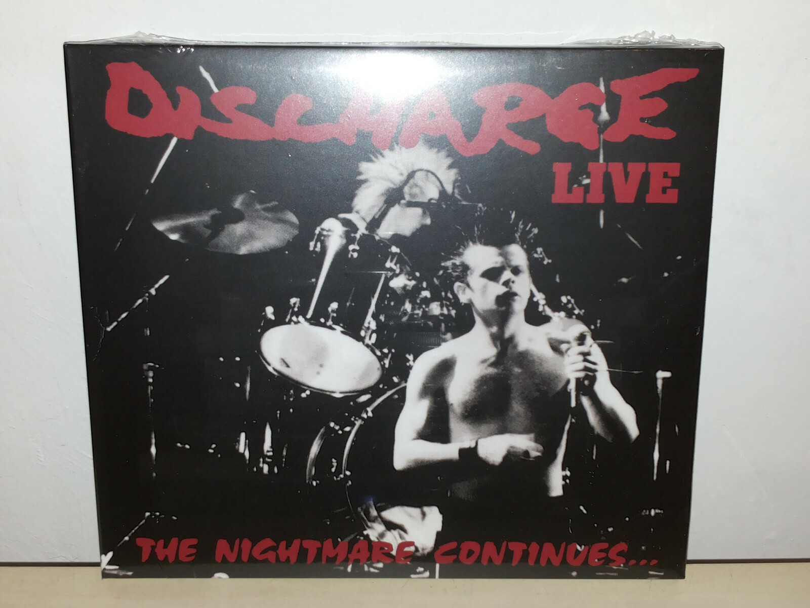 DISCHARGE - THE NIGHTMARE CONTINUES - DIGIPAK - CD