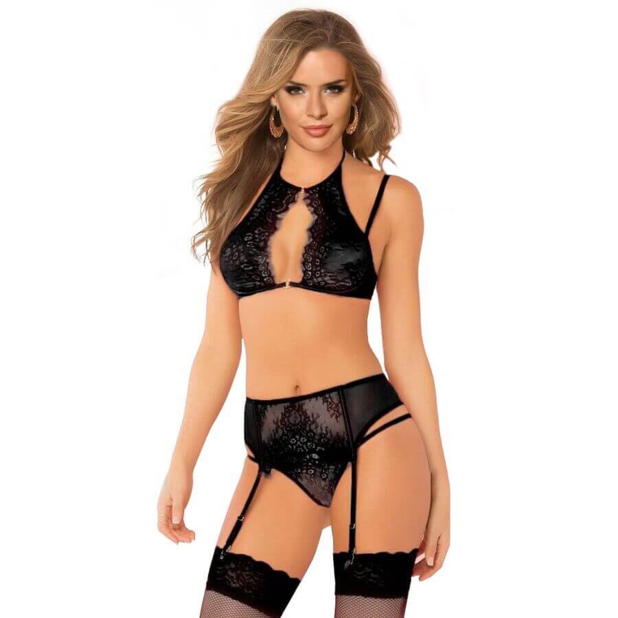 Queen Lingerie Bra, Garter Belt And Thong One Size
