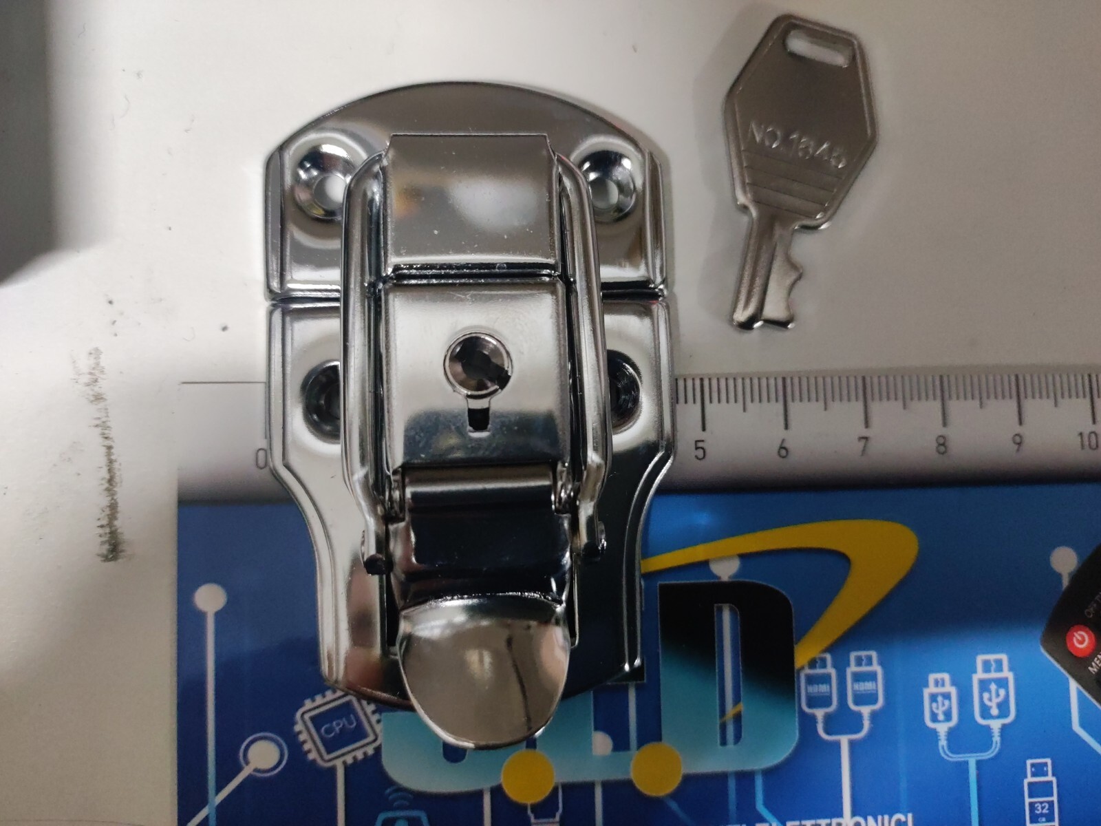 CHIUSURA A LEVA CON CHIAVE, IN ACCIAIO CROMATO PROEL AC116