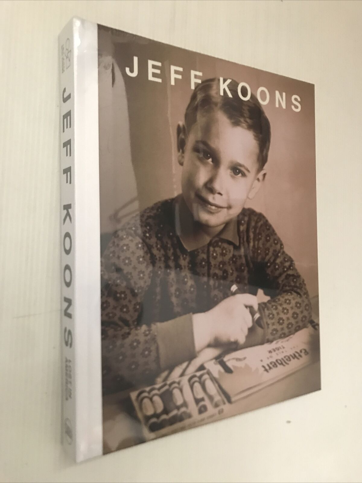 Jeff Koons : lost in America / by Massimiliano Gioni