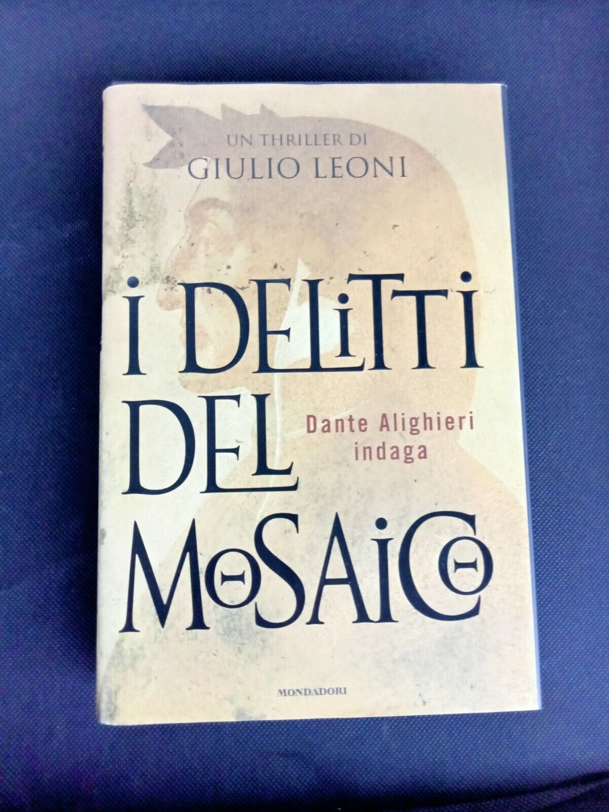 I delitti del mosaico di Giulio leoni collezione Omnibus Mondadori 2004 nuovo