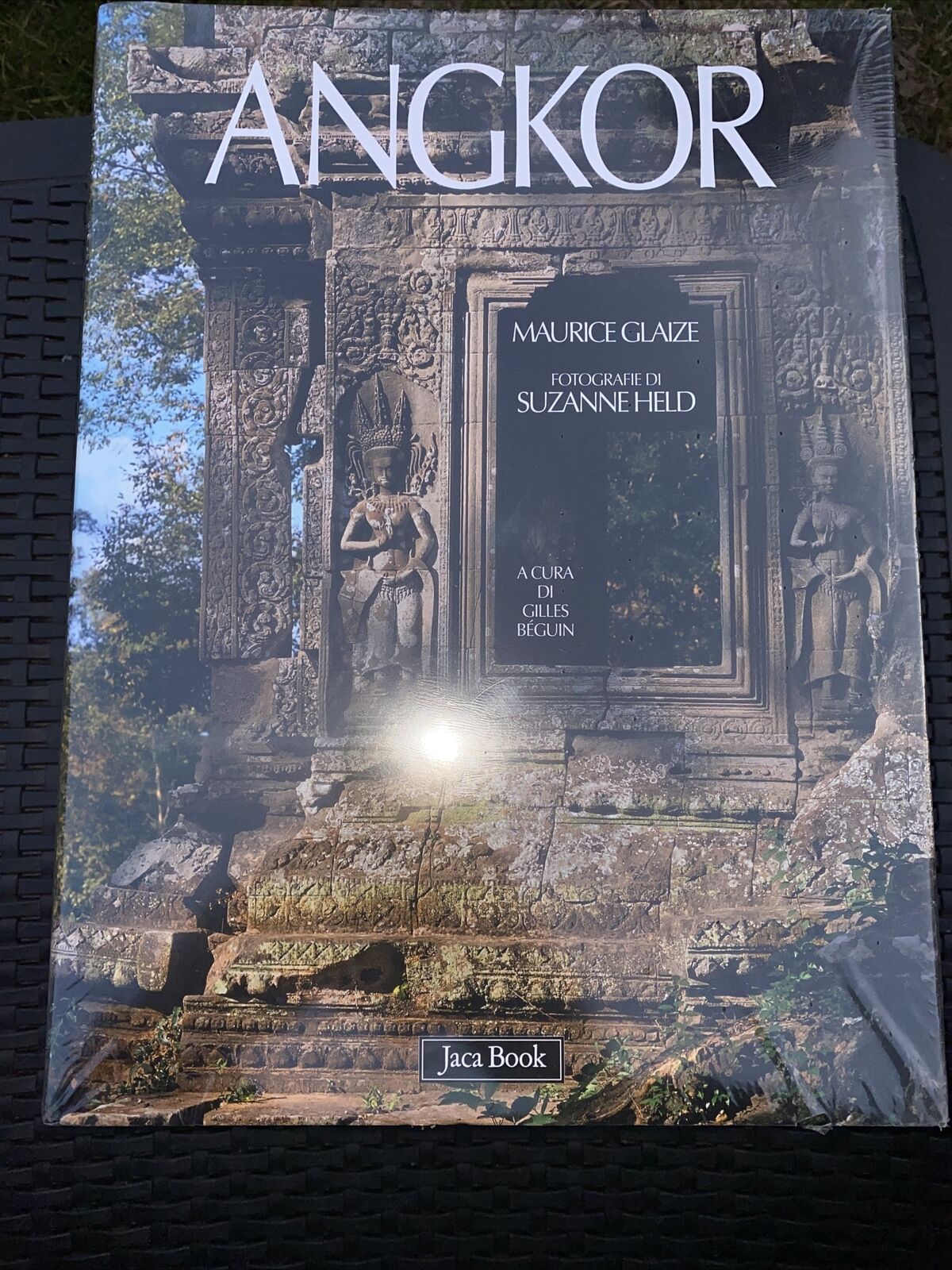 Angkor Jaca Book