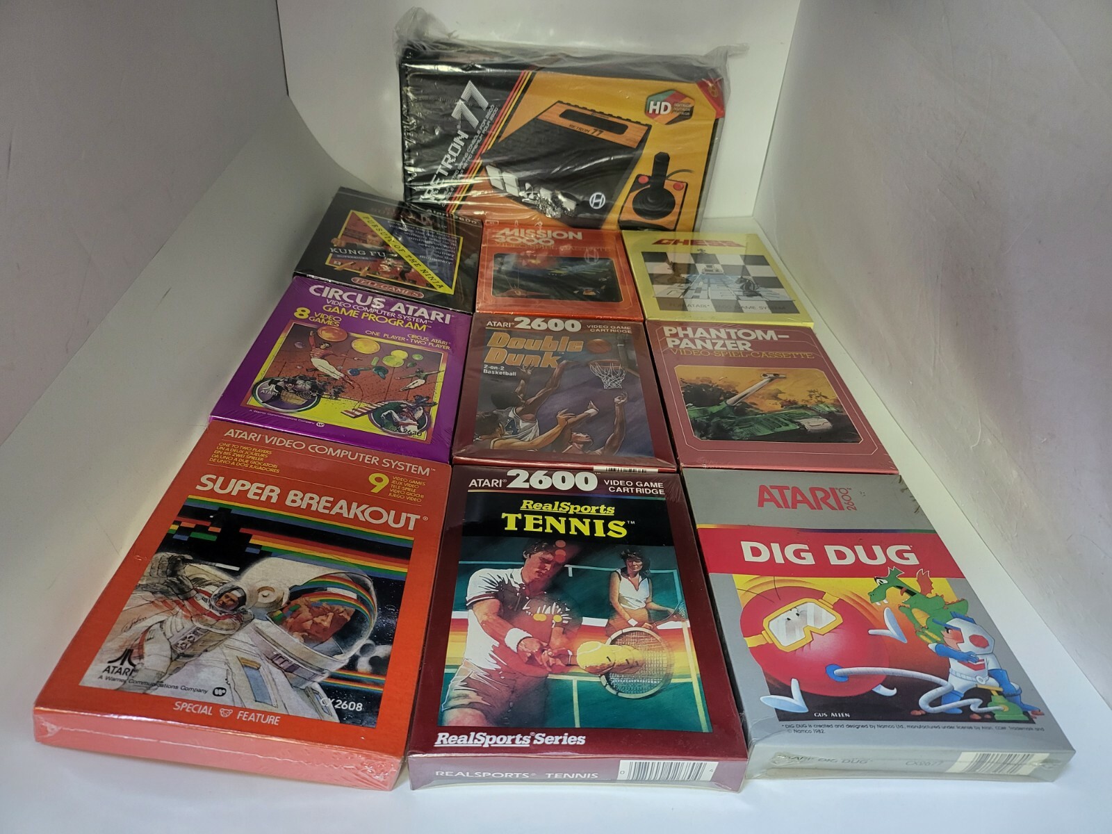 9 Nuovo Giochi + Nuovo Hyperkin Retron 77 Console Gioca Atari 2600 Cartucce #Z13