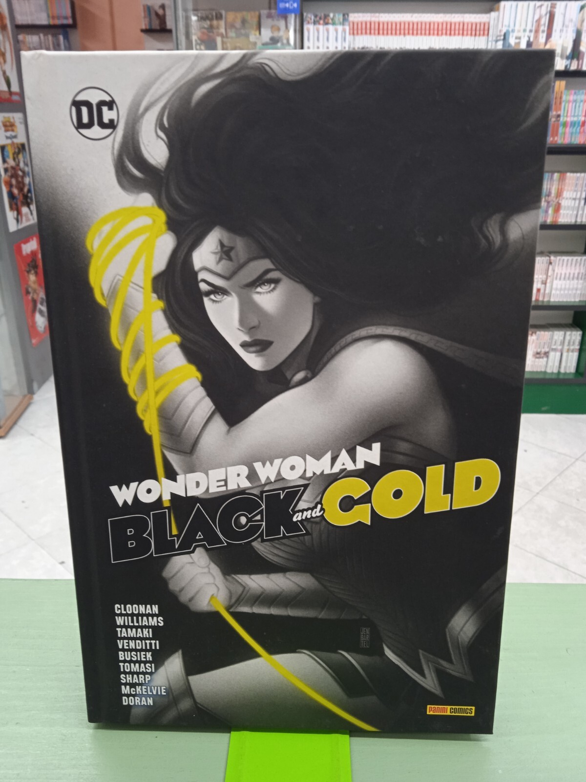 Wonder Woman - Black and Gold - Panini Comics