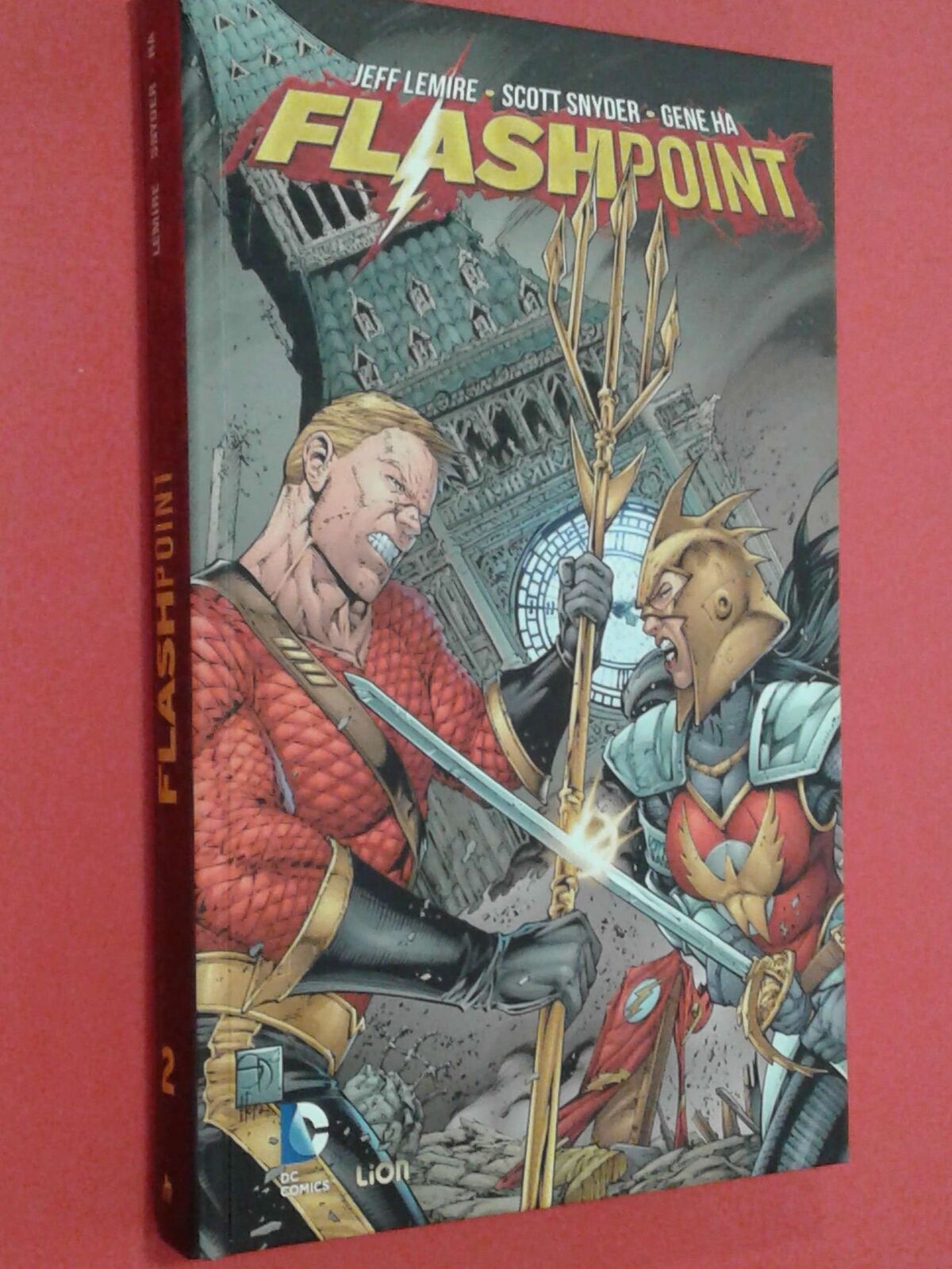 FLASHPOINT- N° 2- DI: JEFF LEMIRE VOLUMONE CARTONATO- DC COMICS LION