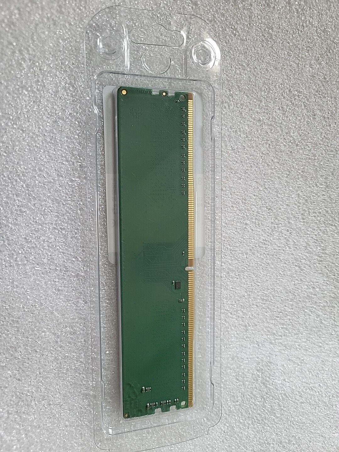 Crucial CT8G4DFRA266 (1x8GB) 2666MHz 288-pin UDIMM DDR4 RAM Module...