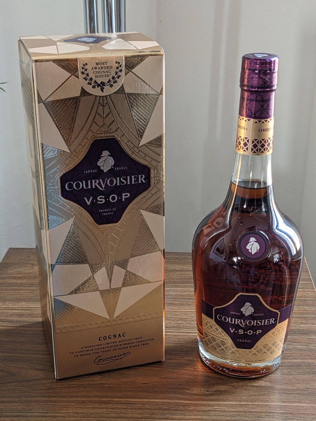 COGNAC COURVOISIER VSOP 70cl confezione dorata, Most Awarded Cognac House gold