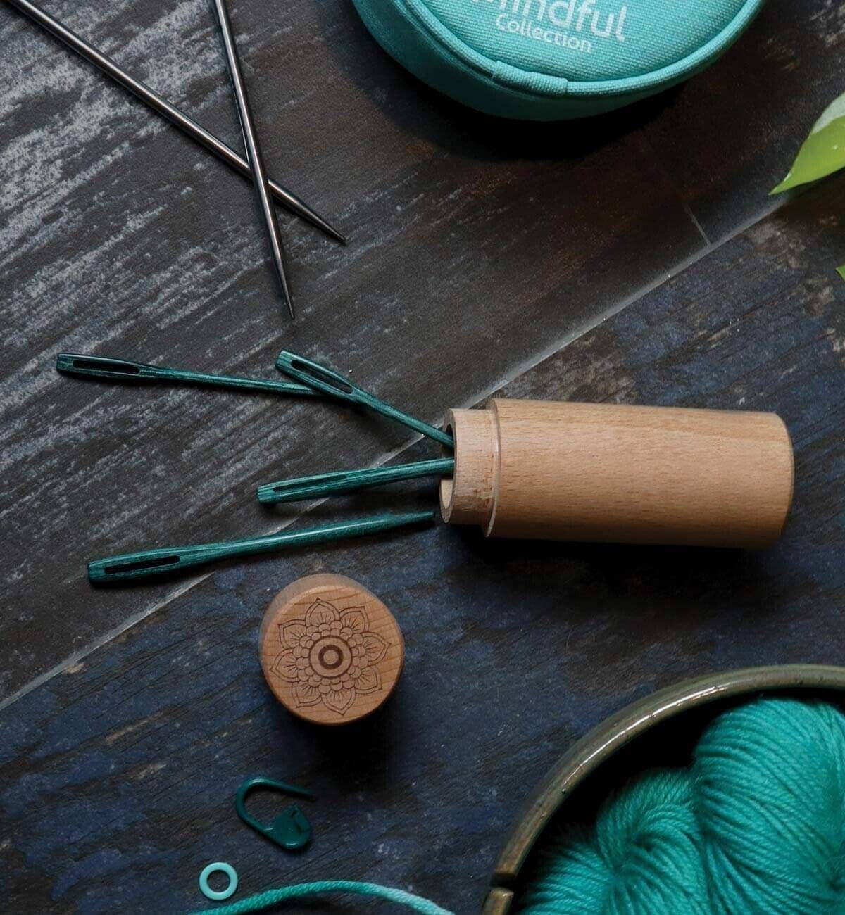 KnitPro Il Mindful Collezione Verde Blu Rammendo Aghi IN Faggio Contenitore
