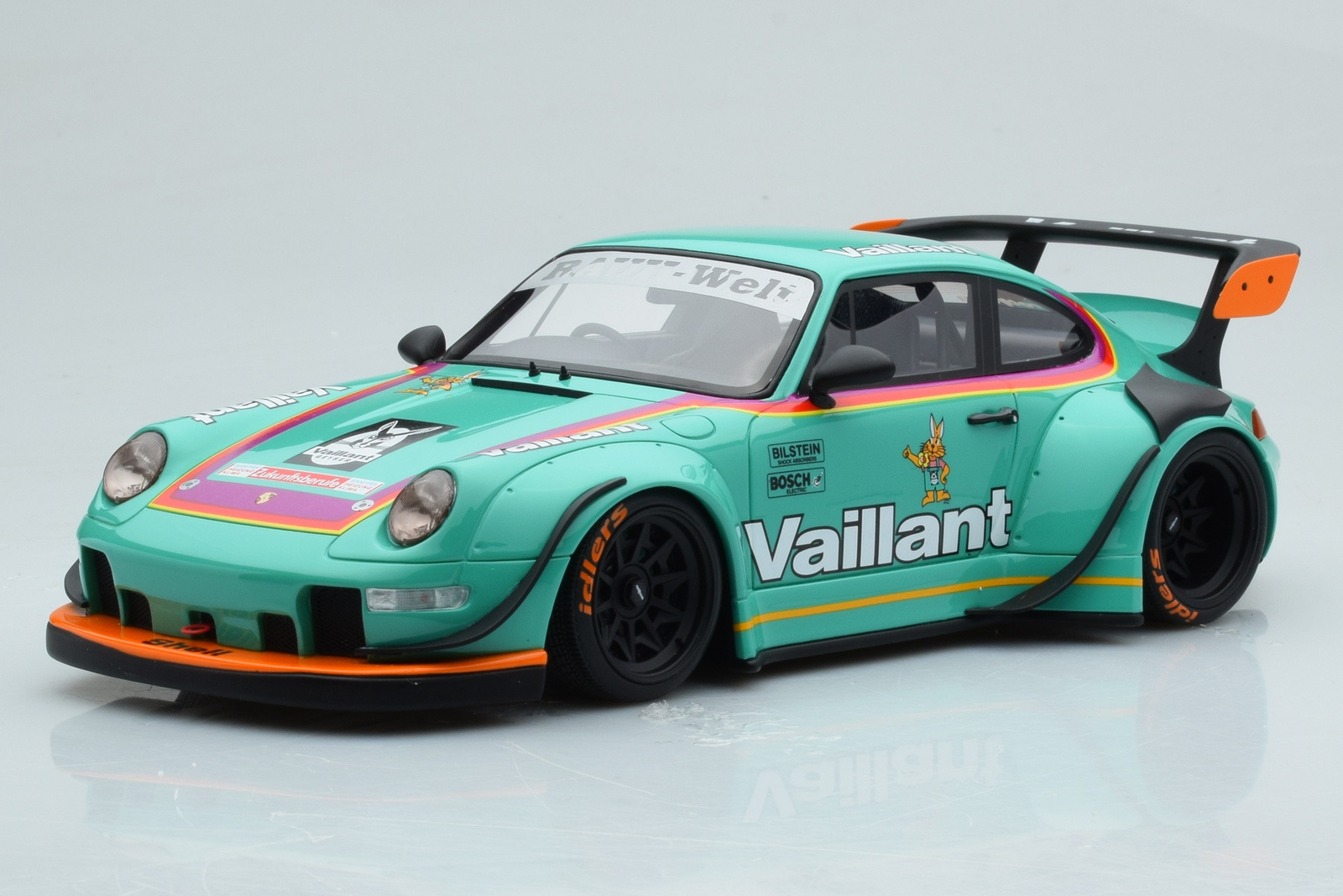 GT869 Porsche 911 993 RWB Vaillant GT Spirit 1/18