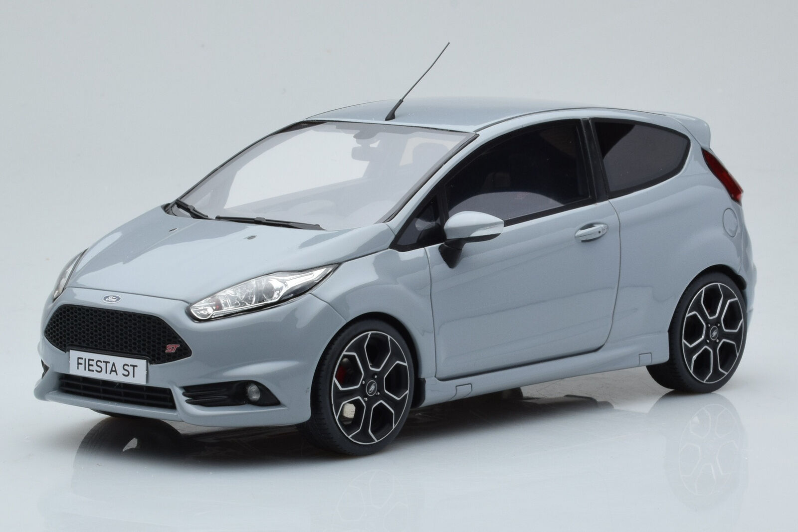 Ford Fiesta ST2000 Grey Otto 1/18