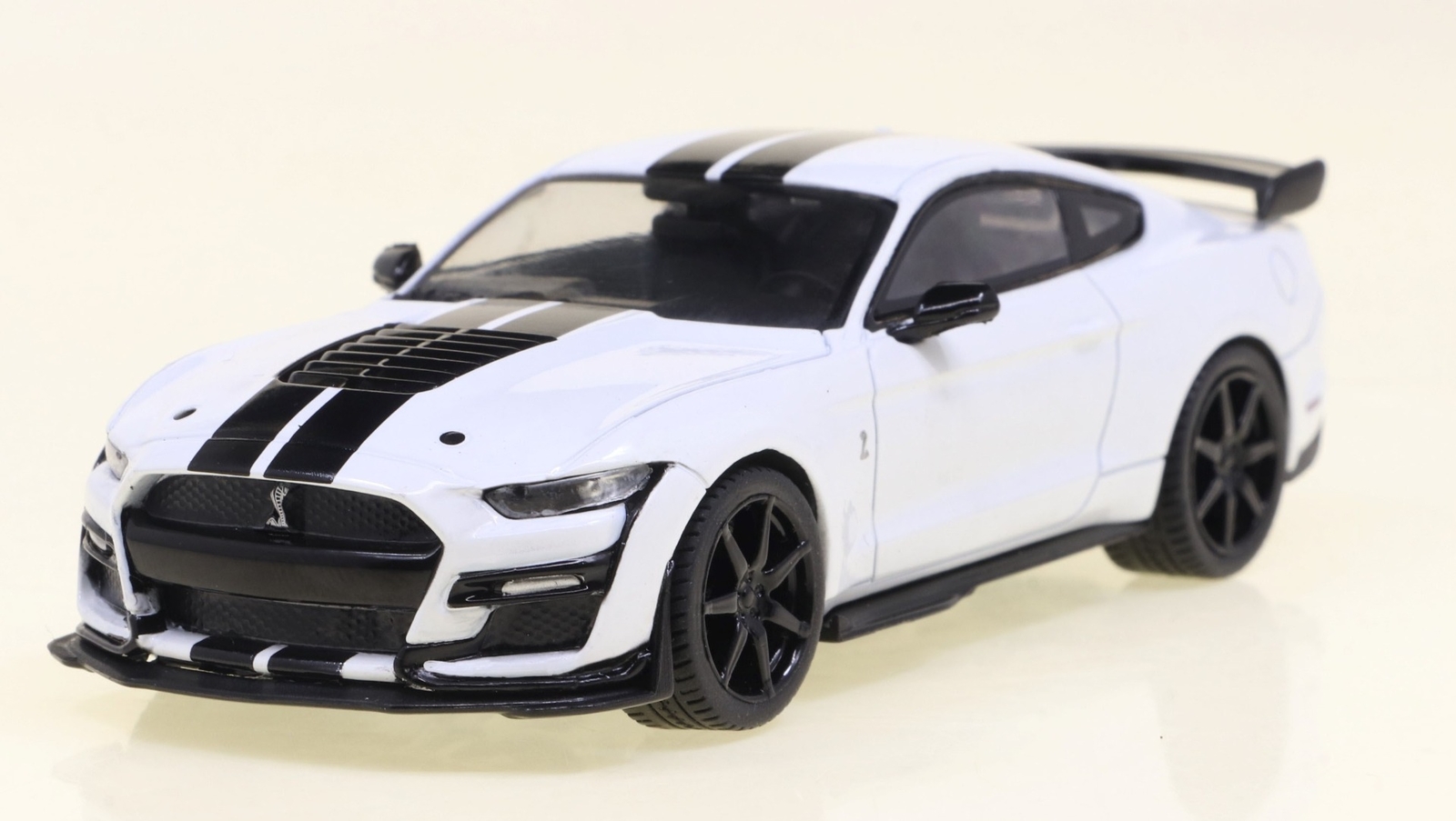 SOLIDO - SHELBY Mustang GT500 Stripes Bianco e nero - 1/43 - SOL4311503