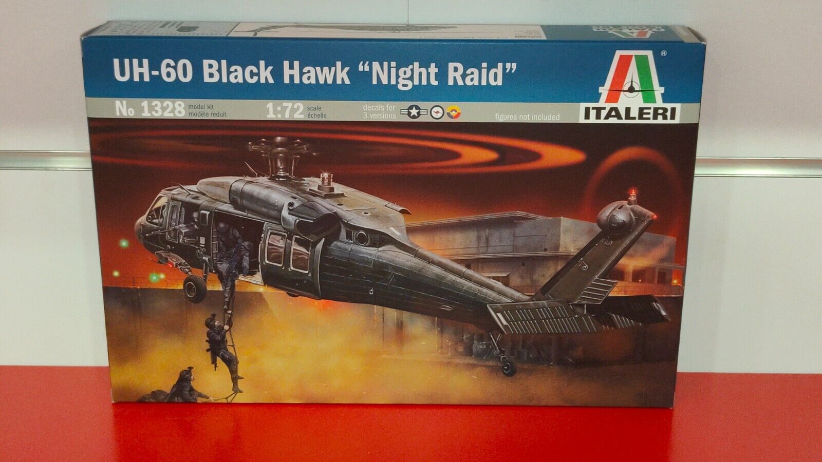 Italeri Uh 60 / Mh-60 Black Hawk Night Raid Kit IT1328 Modellino elicottero 1-72