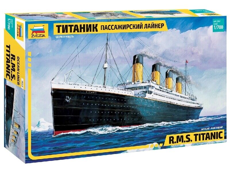 RMS Titanic 1:700 Plastic Model Kit ZVEZDA