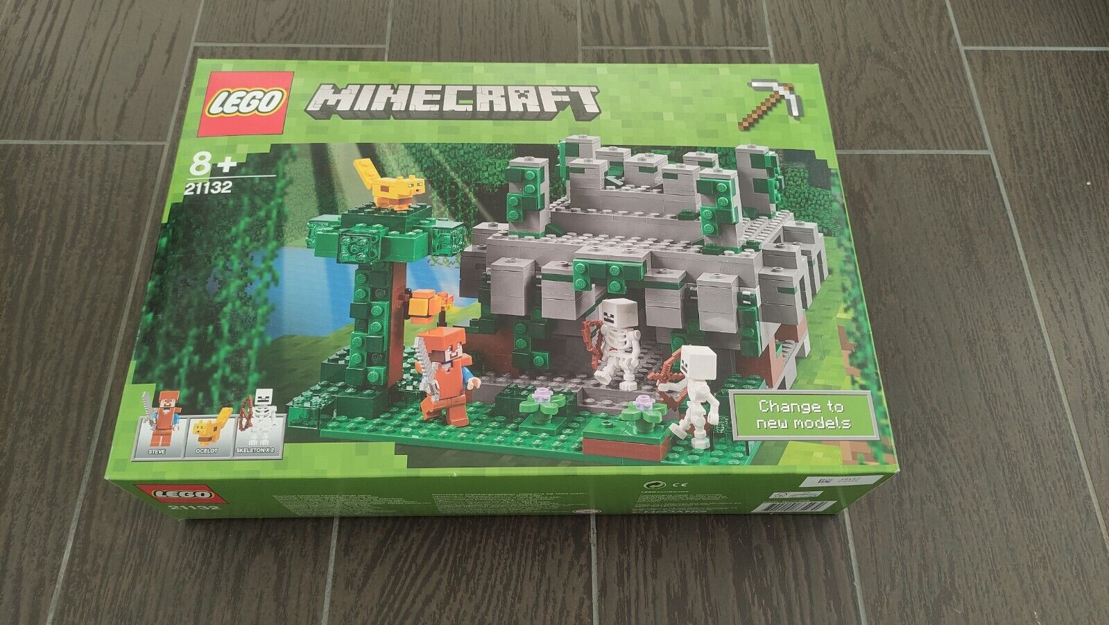 LEGO 21132 Jungle Temple Minecraft Damaged Box