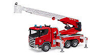 Bruder Scania Super 560R Feuerwehr mit Drehleiter Wasserpumpe Light & 03591