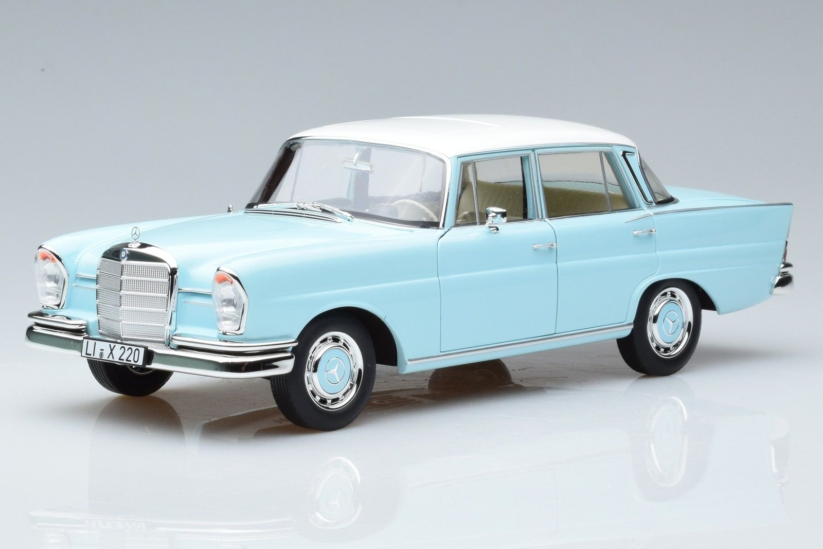 Mercedes 220 S W111 Blue Norev 1/18