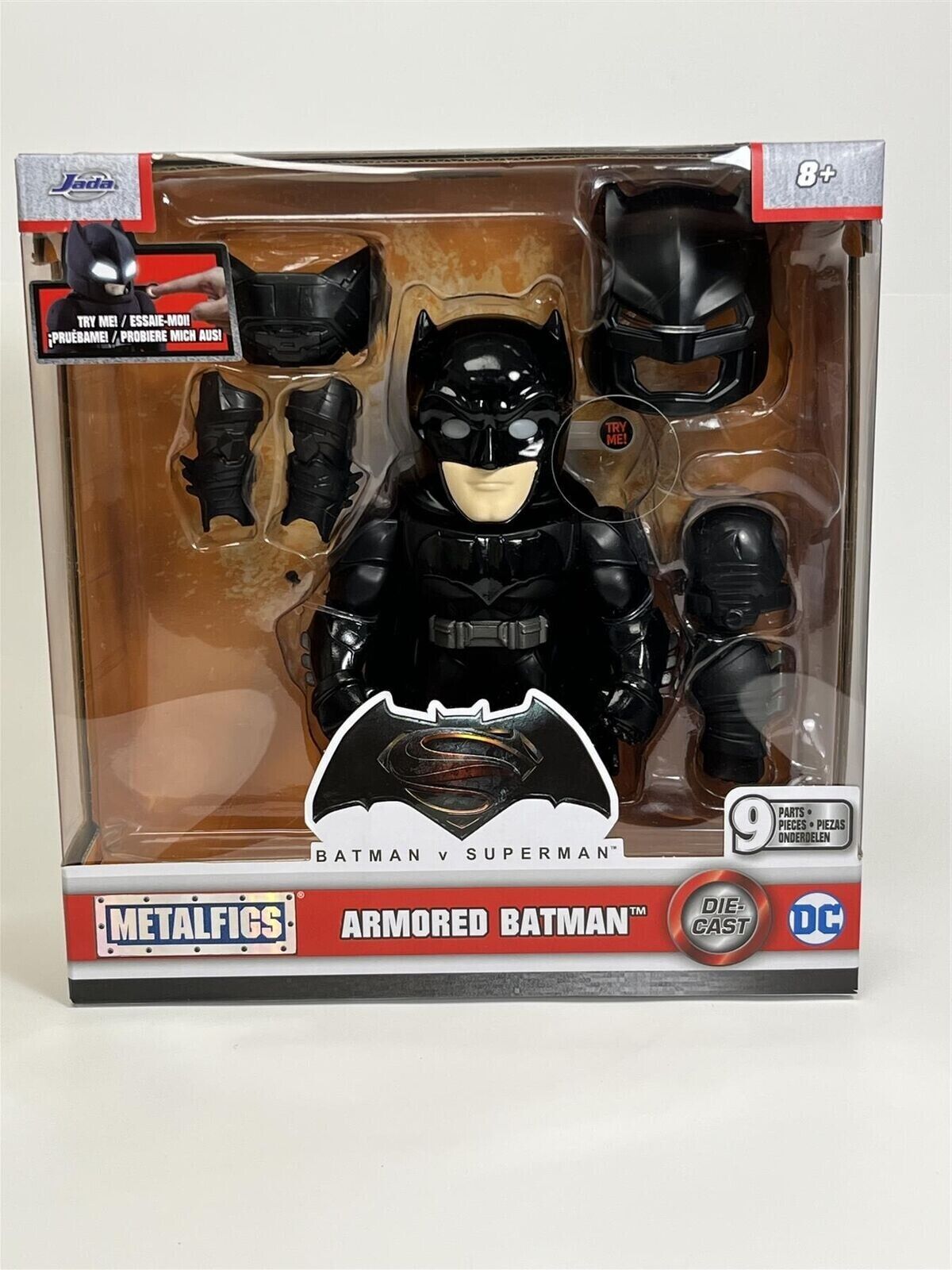 Batman V Superman (ARMORED BATMAN) 15.2cm Metallo