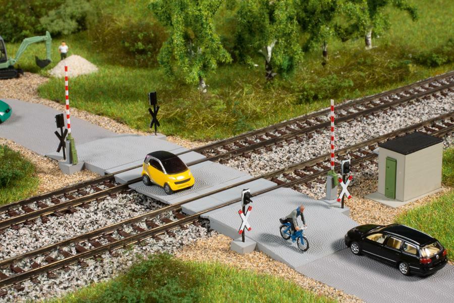 Auhagen 44649 Level Crossing Con Half-Barrier