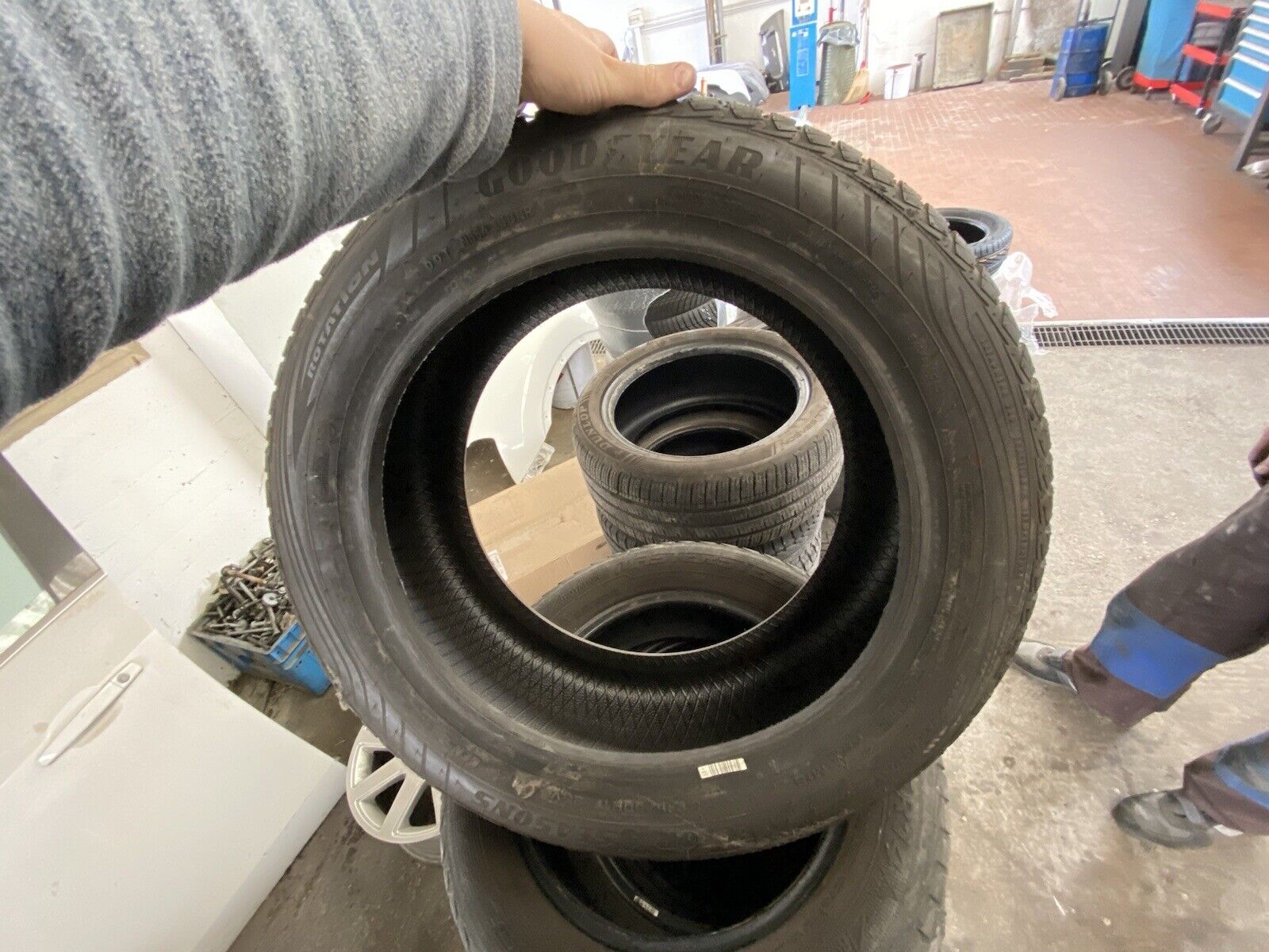 Pneumatico 4 stagioni Goodyear Vector 4seasons Gen 2 215/50 R17 95V XL
