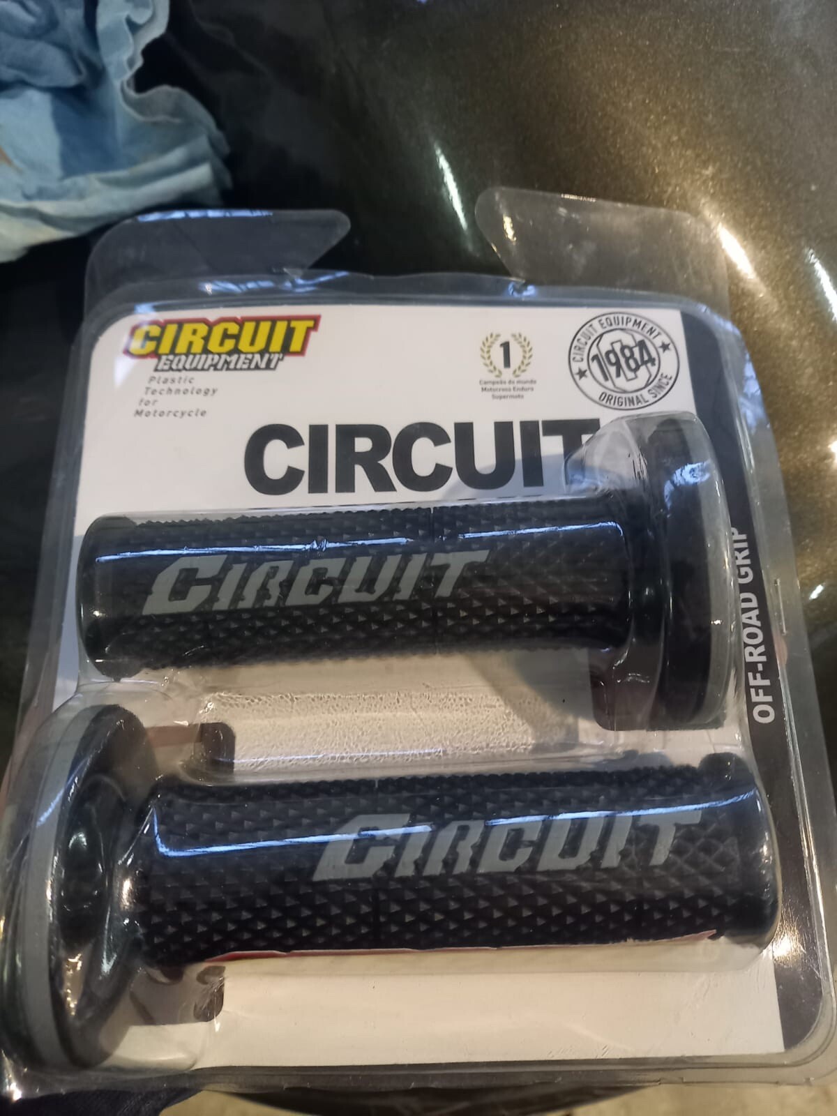 Circuit Equipment Manopole V Colore Nero/Grigio Ma018-213