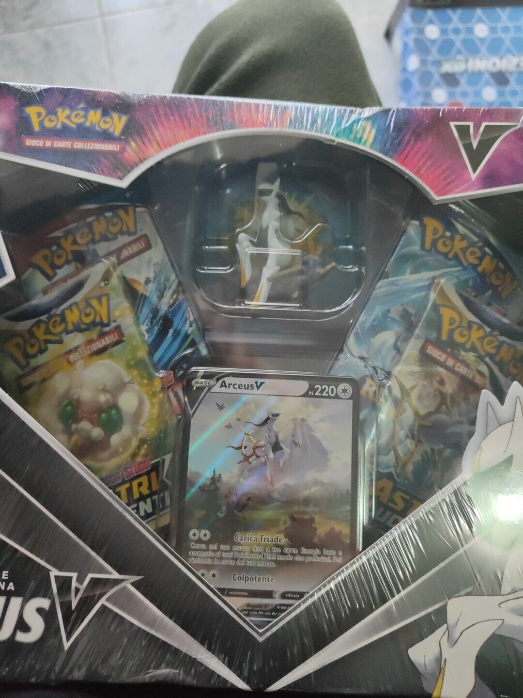 Pokemon Arceus ITA Collezione Box Carte con Statuina Arceus-V - PK60223