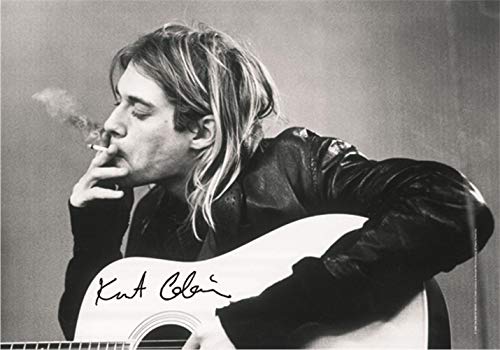 Heart Rock - Bandiera Kurt Cobain B&W Guitar, Qualità Italiana, Materiali Resistenti E Colori Vivaci - Made In Italy [100% Poliestere - 110X75 Cm]