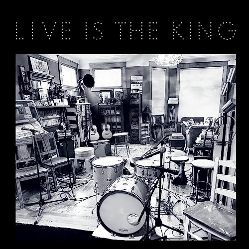 Lovwe Is The King / Live Is Th