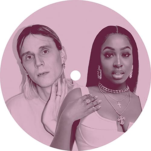 S.A.M.Ftsarahikumu-Spotlightinclmou