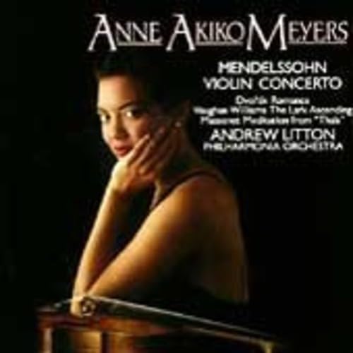 Plays Mendelssohn