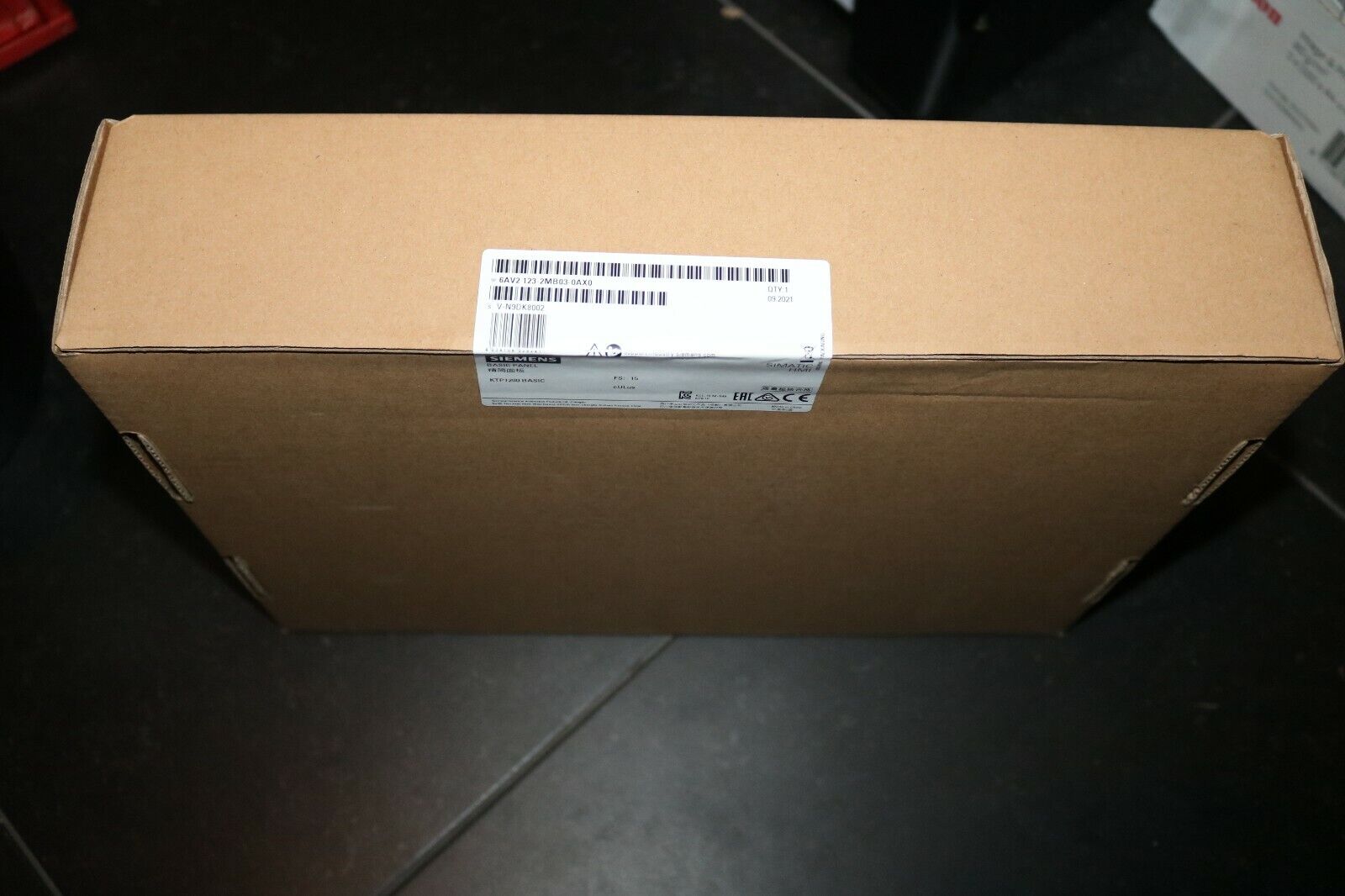 Siemens Simatic KTP1200 Basic 6AV2 123-2MB03-0AX0 6AV2123-2MB03-0AX0 NUOVO NUOVO