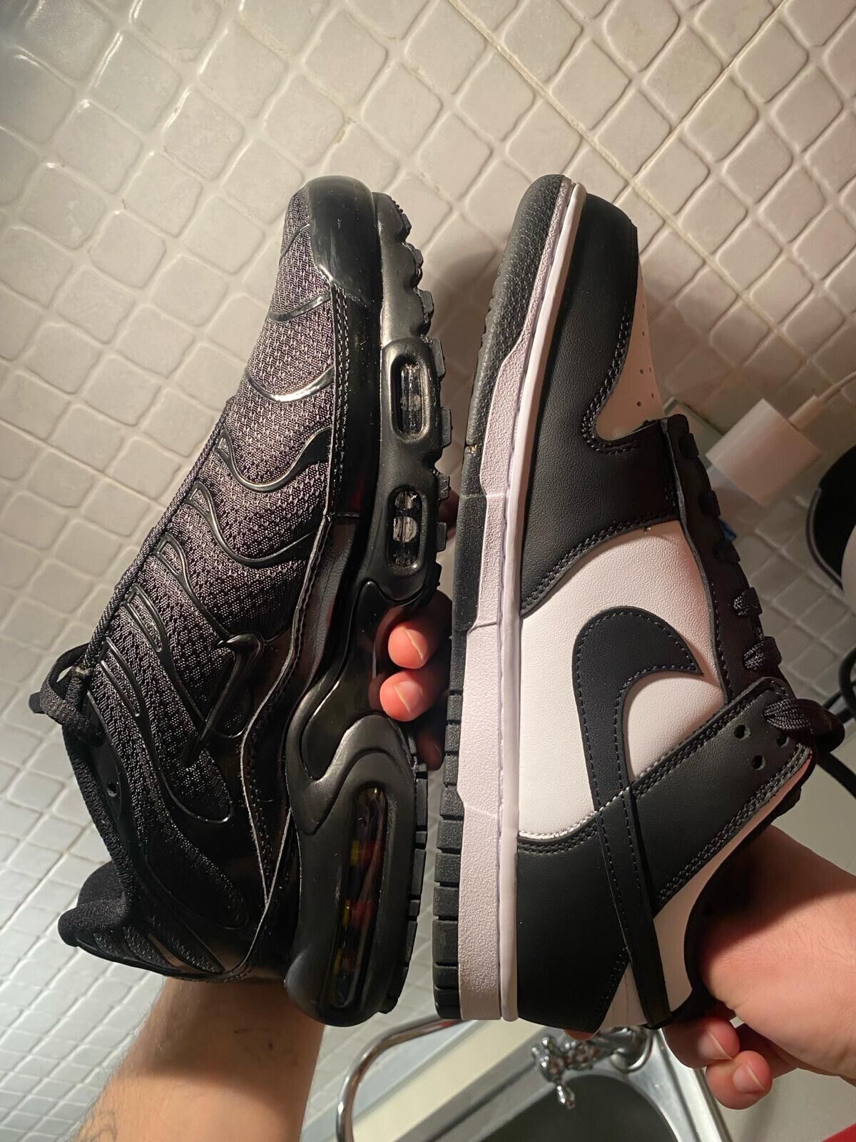 Set di scarpe Nike taglia 42