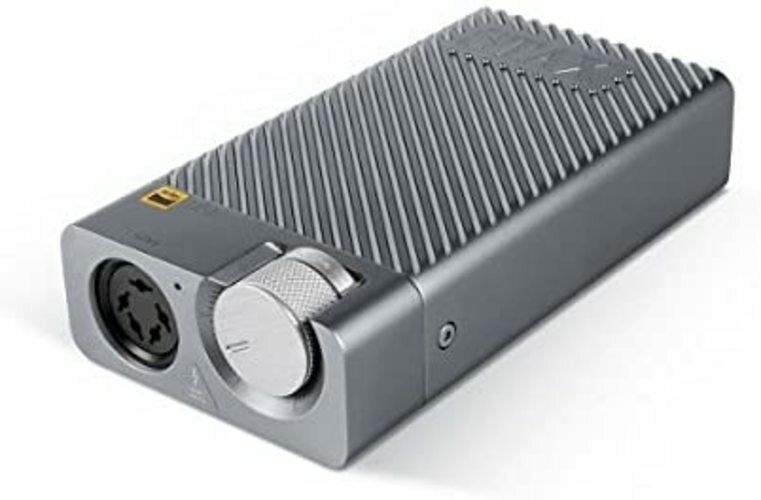 Stax SRM-D10 Dac-Equipped Portatile Autista Unità per Orecchio Speaker Nuovo