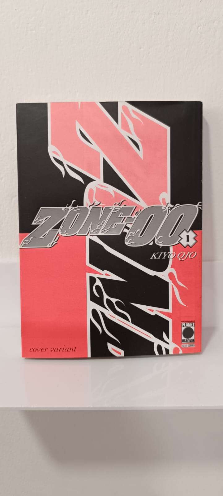 ZONE 00 n° 1- variant cover di: KIYO QIO -autrice trinity blood Panini Comics