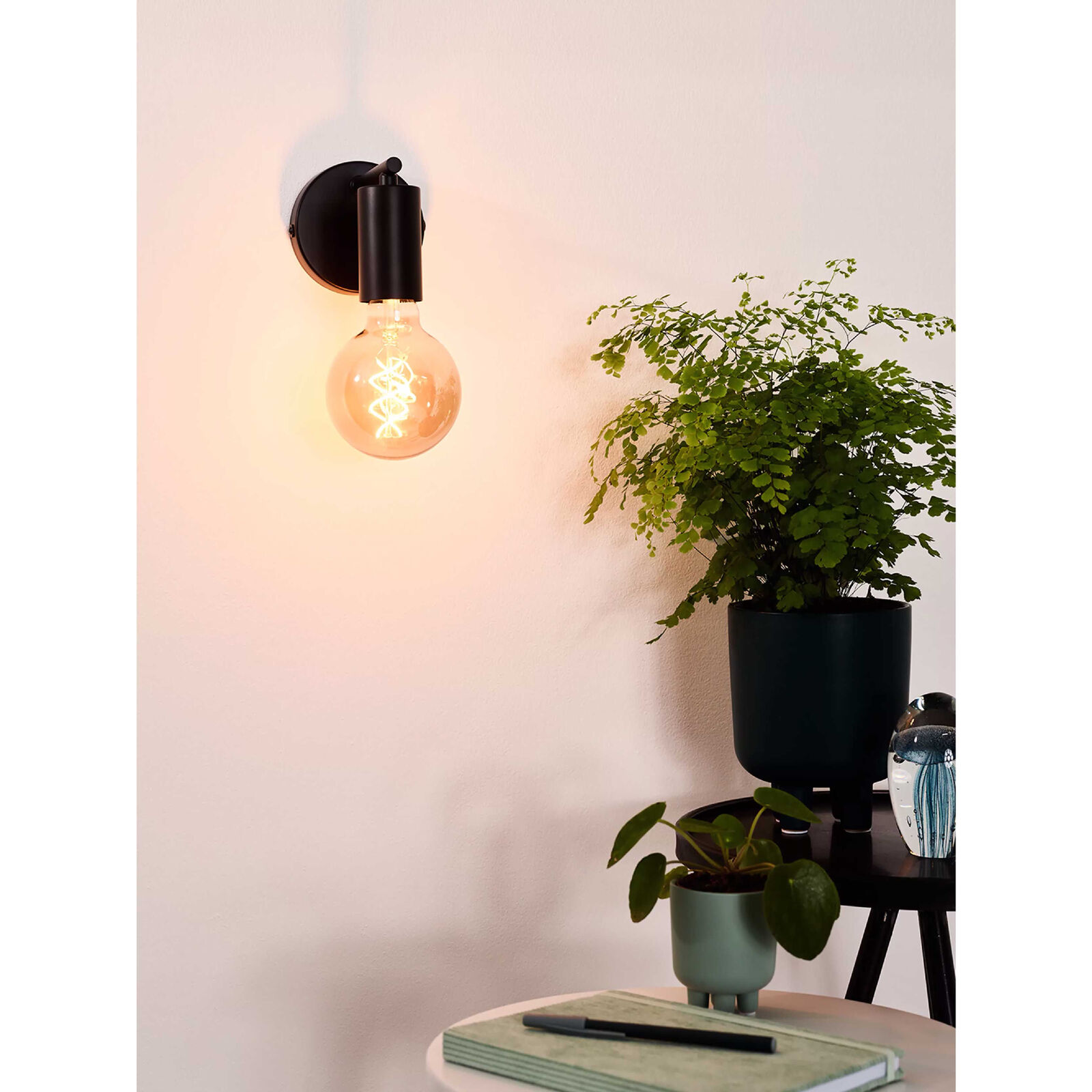 Lucide Lampada da parete con struttura in metallo dal design moderno e minimalis
