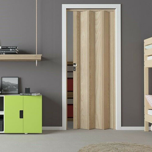 Porta a soffietto in PVC colore faggio porte a scomparsa made in italy