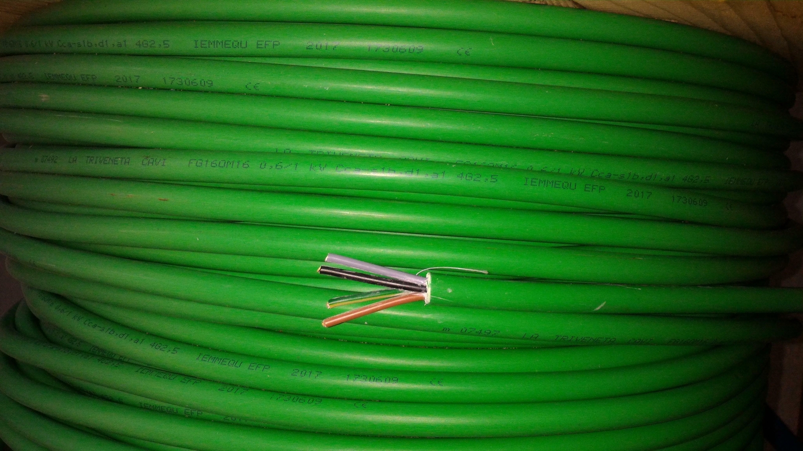 CAVI AL METRO CAVO FG16OM16 MULTIPOLARE FG16 VERDE 7 CONDUTTORI DA 1,5MMQ CON GI