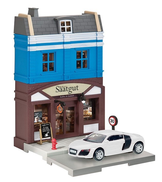 HERPA - Set con caffetteria e AUDI R8 v8 bianco - 1/64 - HER800013