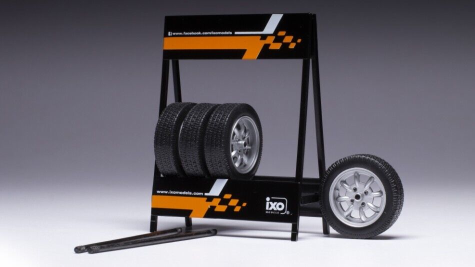 Set 4 Wheels Saab Silver 1:18 Model IXO MODEL