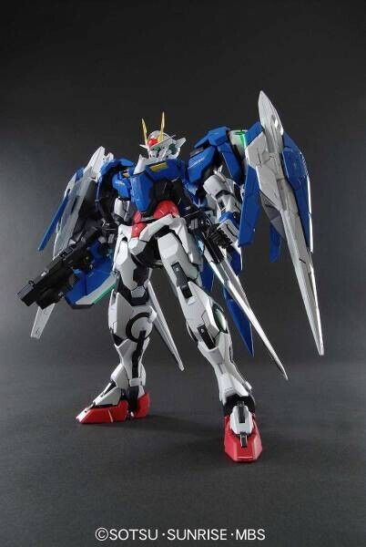 Bandai Perfect Grade PG 1/60 Mobile Suit Gundam GN-0000+GNR-010 00 Raiser
