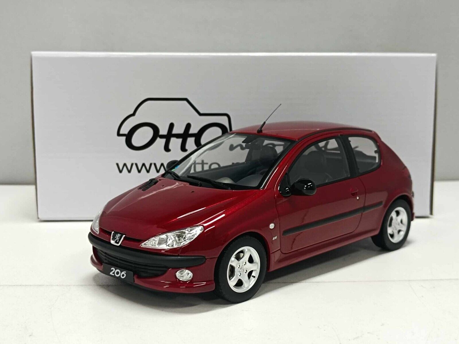 Peugeot 206 S16 Red 2003 - Ottomobile 1:18 Nuovo Limited Edition