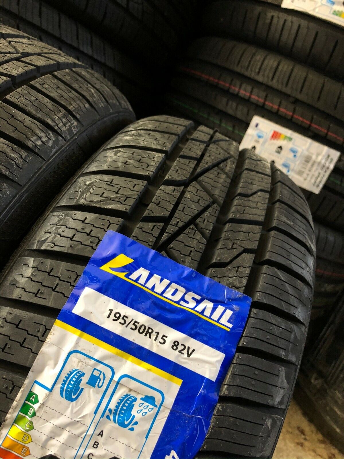 Pneumatici Nuovi 195/50R15 82 V  Landsail 4 STAGIONI M+S 1955015