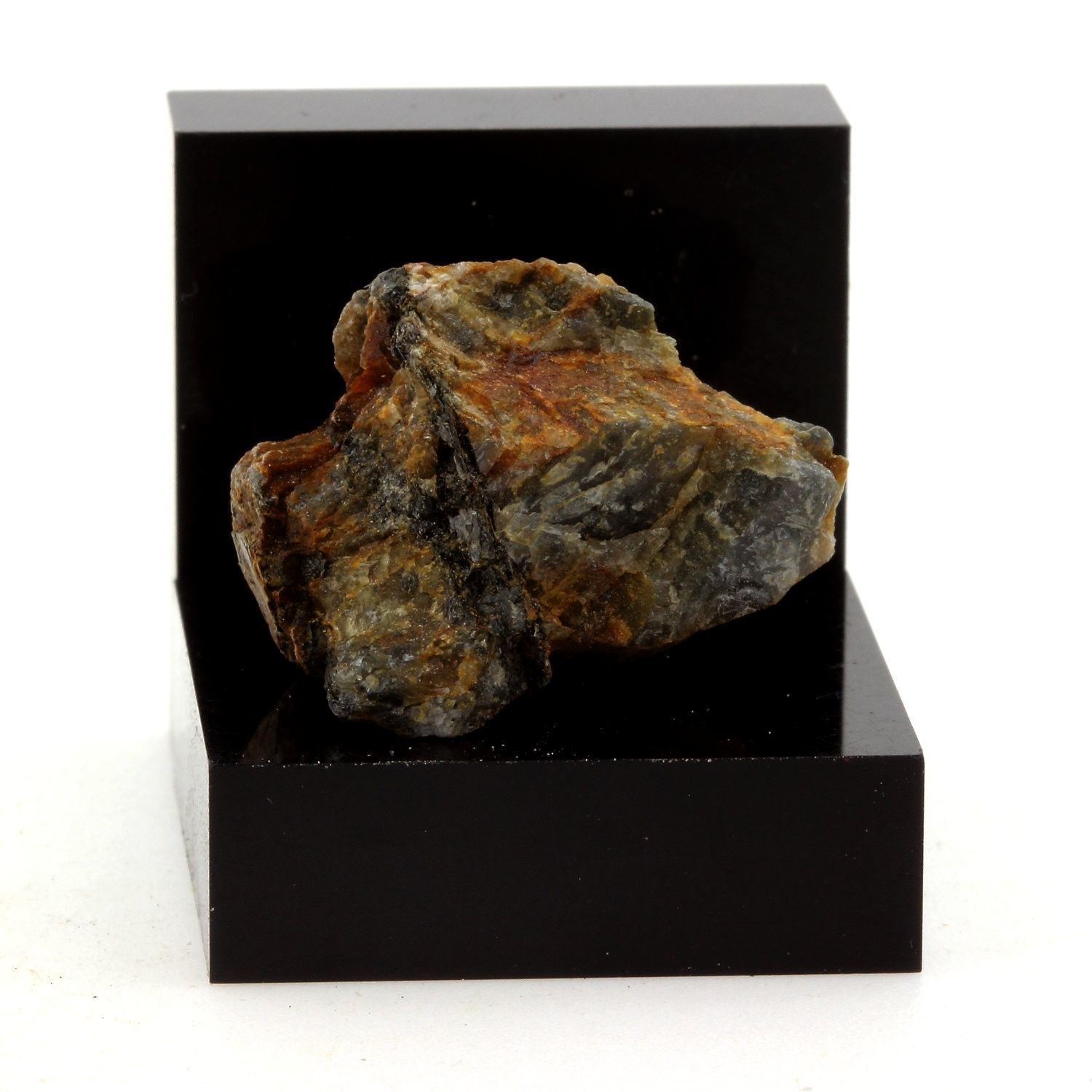 Microclino + Pirite 35.31 Ct. Gatineau,Quebec,Canada