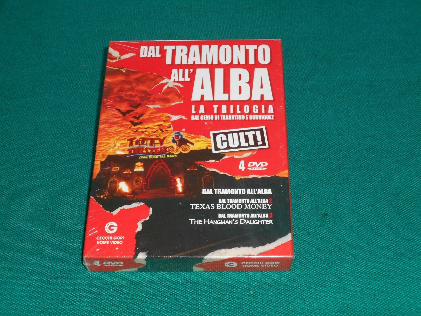 Dal tramonto all'alba. La trilogia (Cofanetto 4 dvd) Regia di Robert Rodriguez,