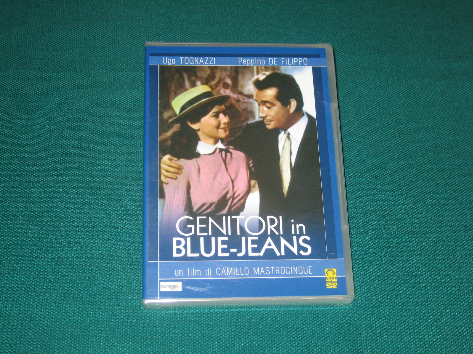 GENITORI IN BLUE-JEANS DI CAMILLO MASTROCINQUE