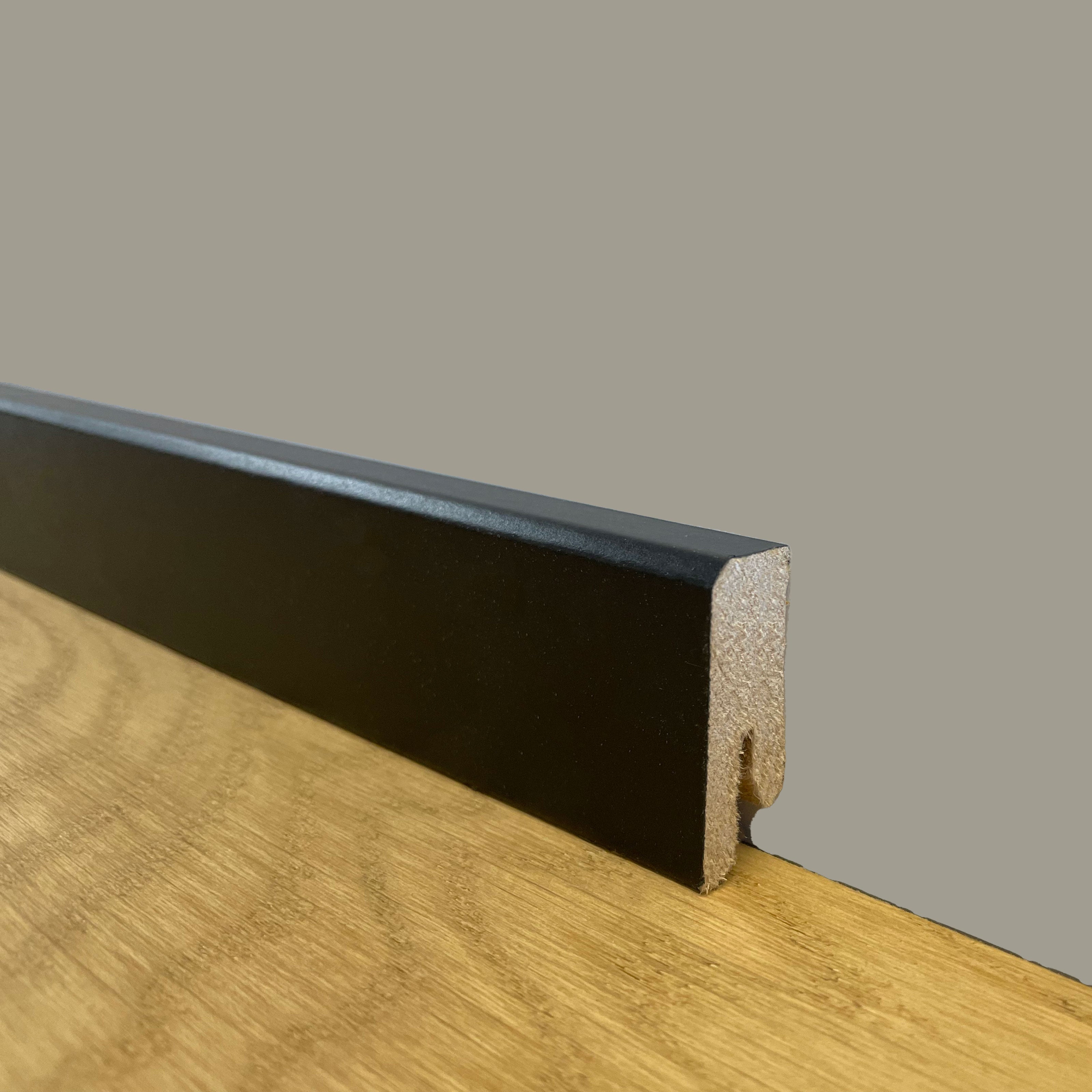 96ml di battiscopa zoccolino squadrato basso in fibra di legno 40x15 nero - default title