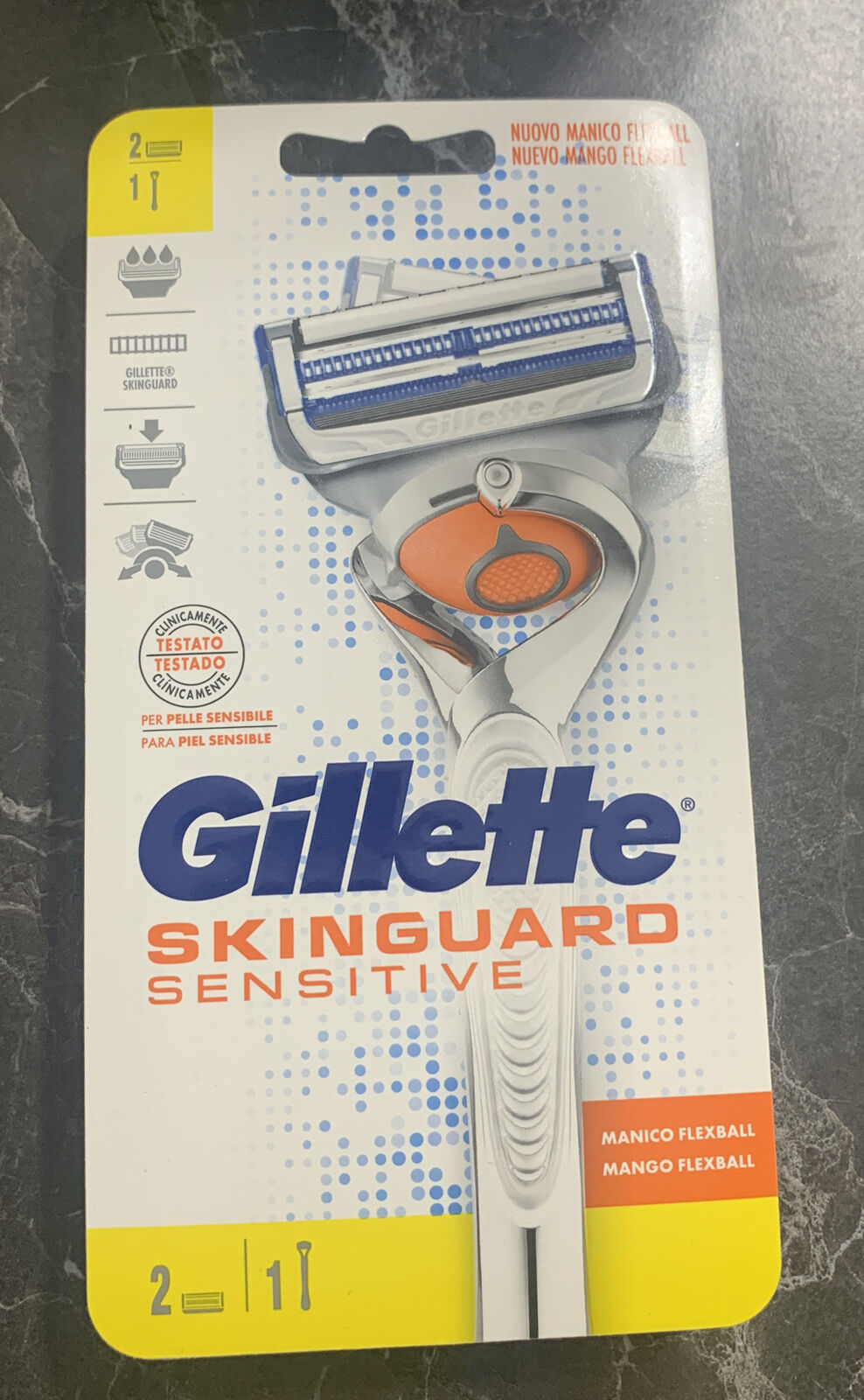 GILLETTE Skinguard sensitive - Rasorio + 2 lame